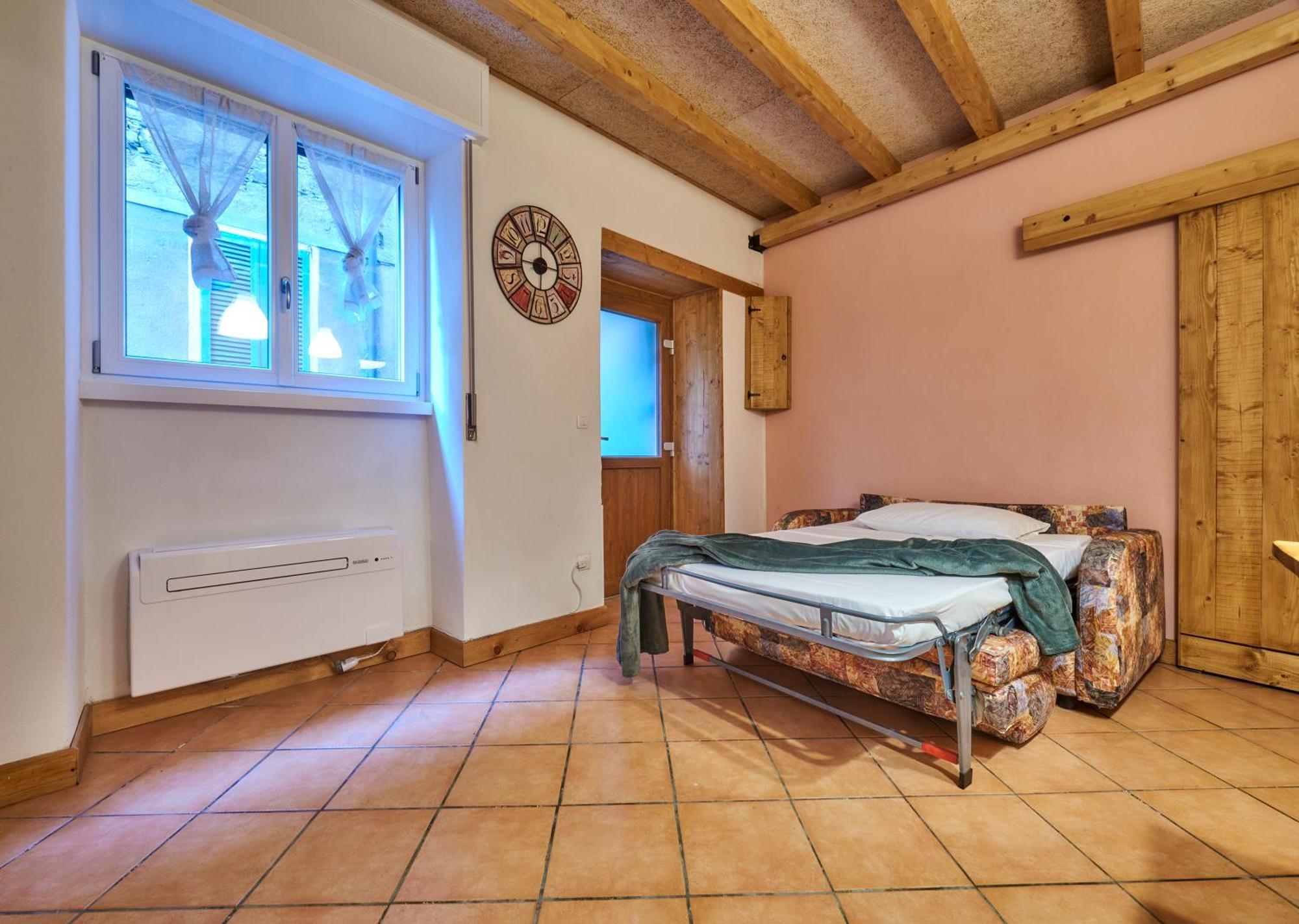 Вилла Casa “La Contrada” Варенна Экстерьер фото